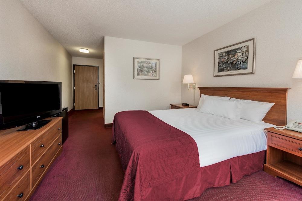 Baymont By Wyndham Hotel