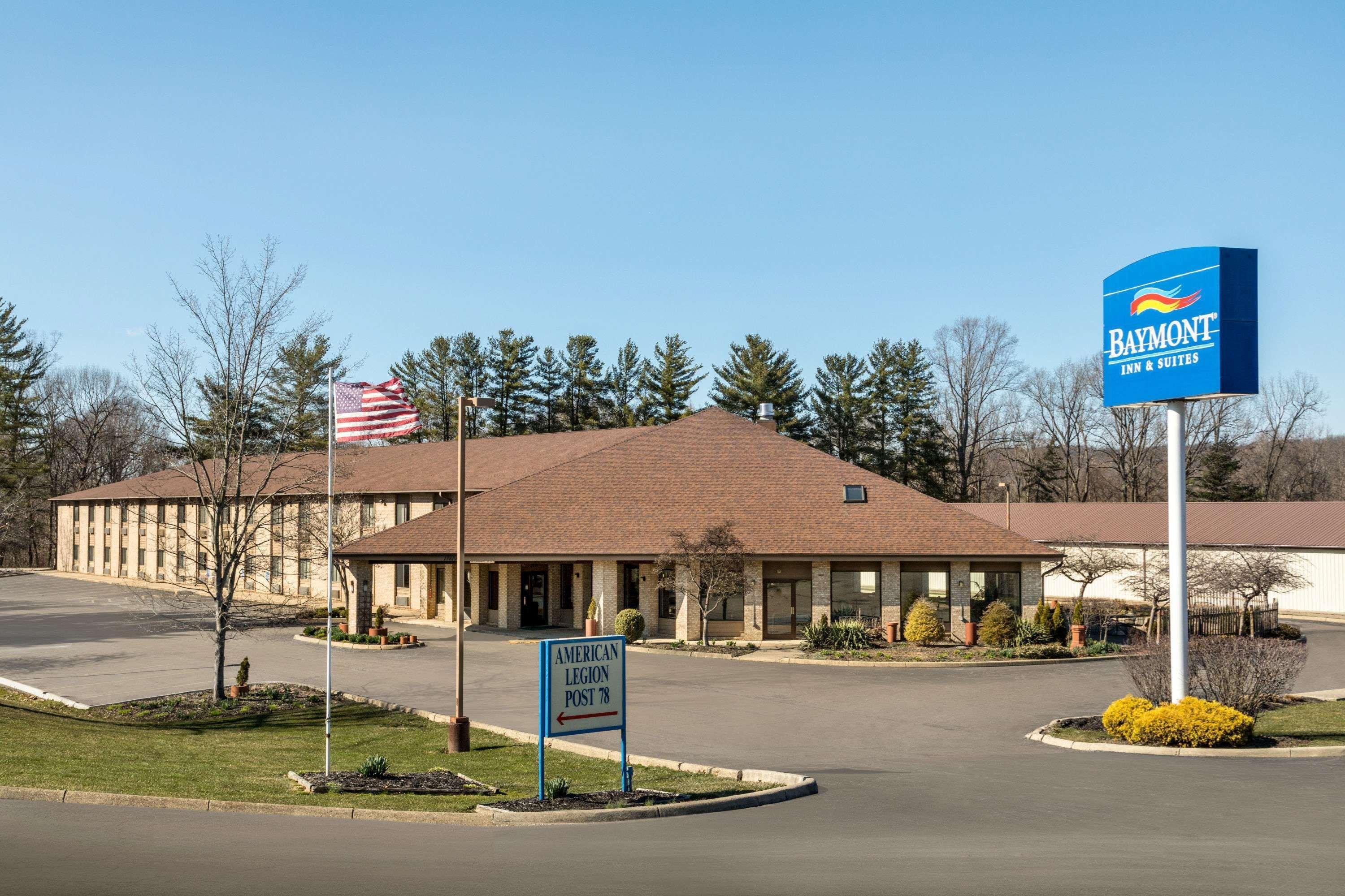 Baymont By Wyndham Hotel Logan