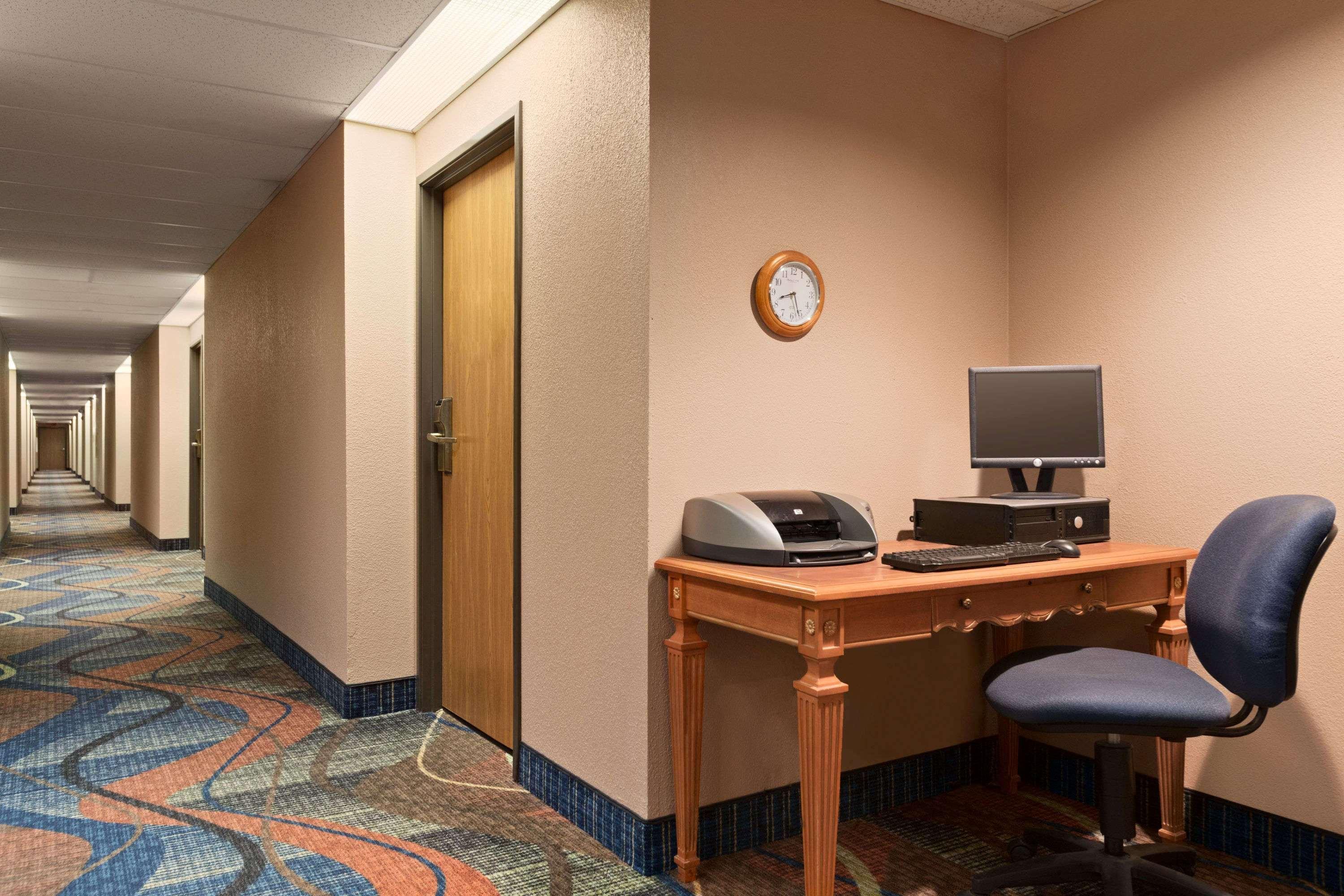 Baymont By Wyndham Hotel Logan