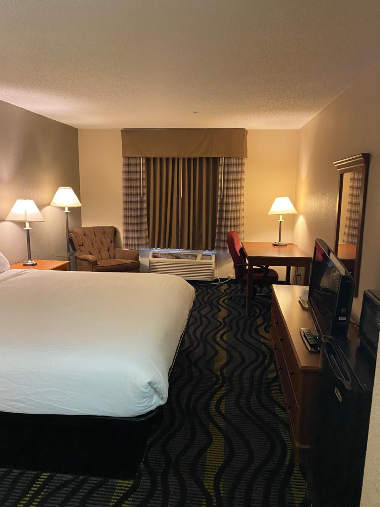 Baymont By Wyndham Hotel Logan