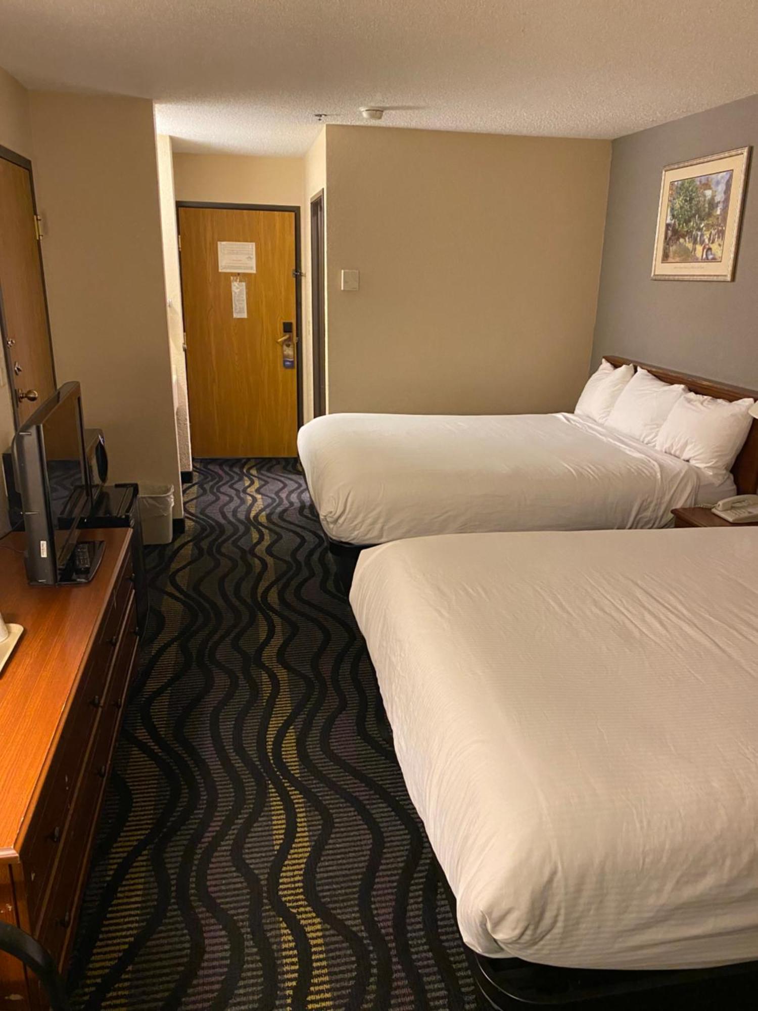 Hotel Baymont By Wyndham Logan