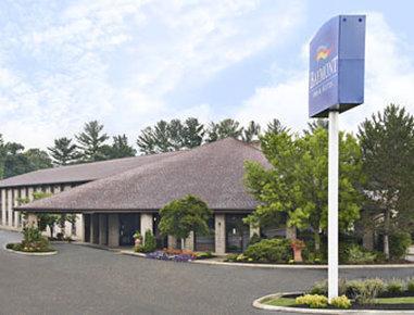 Baymont By Wyndham Hotel Logan
